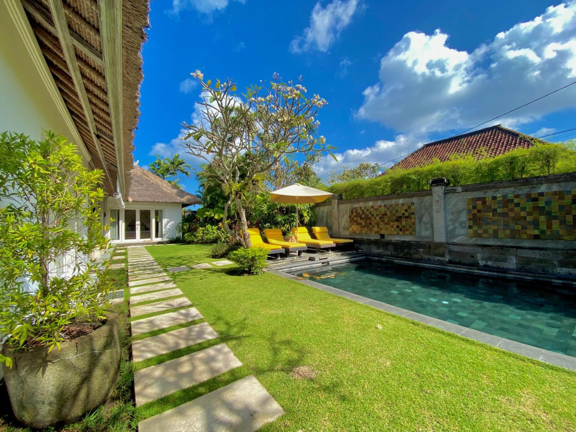 Serene Villas Семиньяк Экстерьер фото
